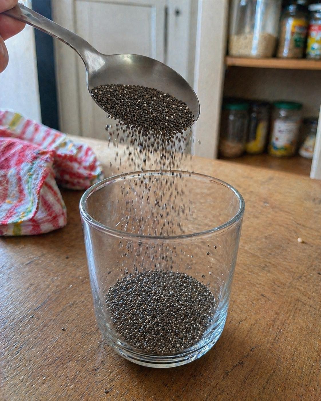 Les nutritionnistes révèlent ce que manger des graines de chia tous les jours peut entraîner...