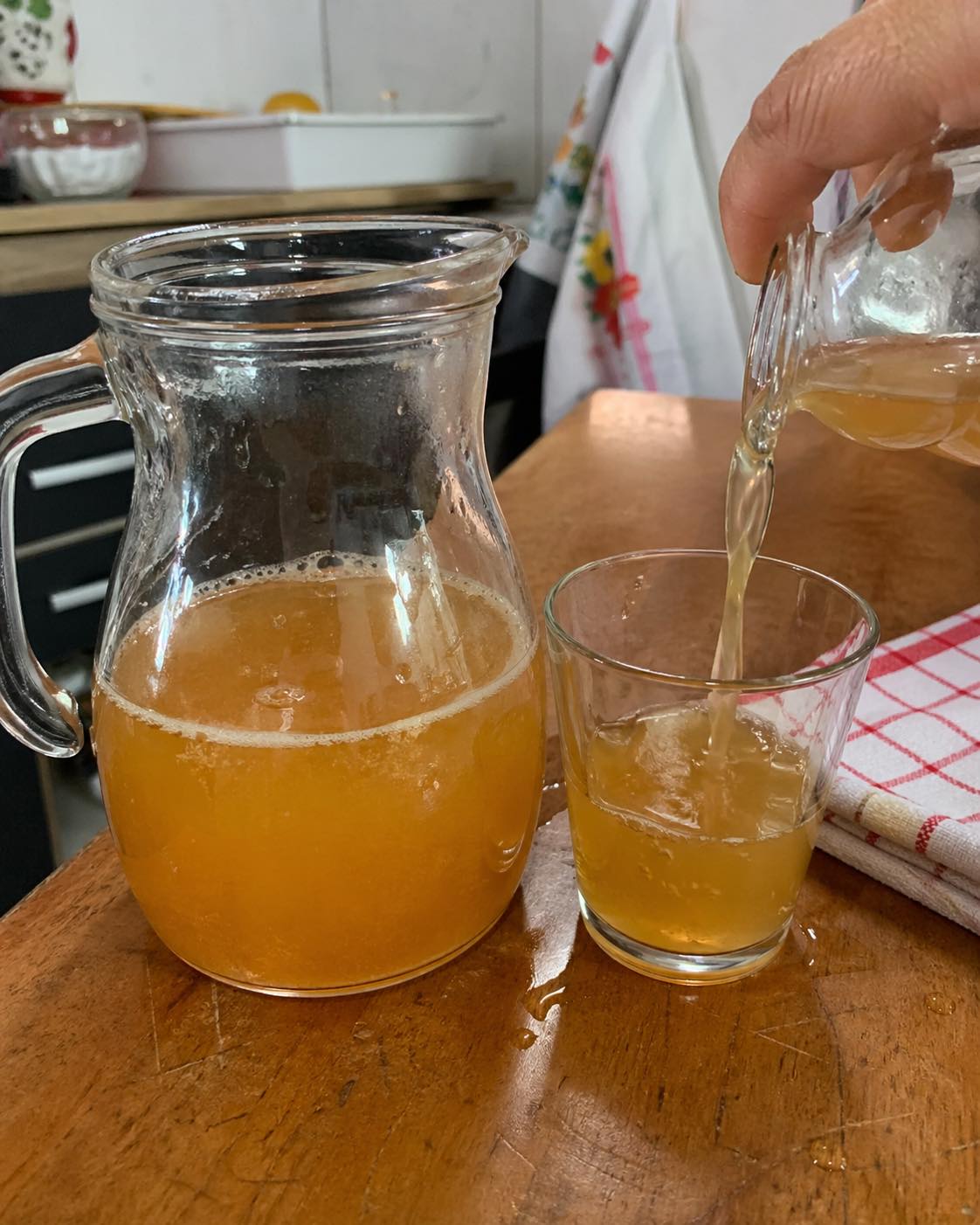 Miel, eau et vinaigre de cidre : le mélange surprenant qui agit sur votre cholestérol !