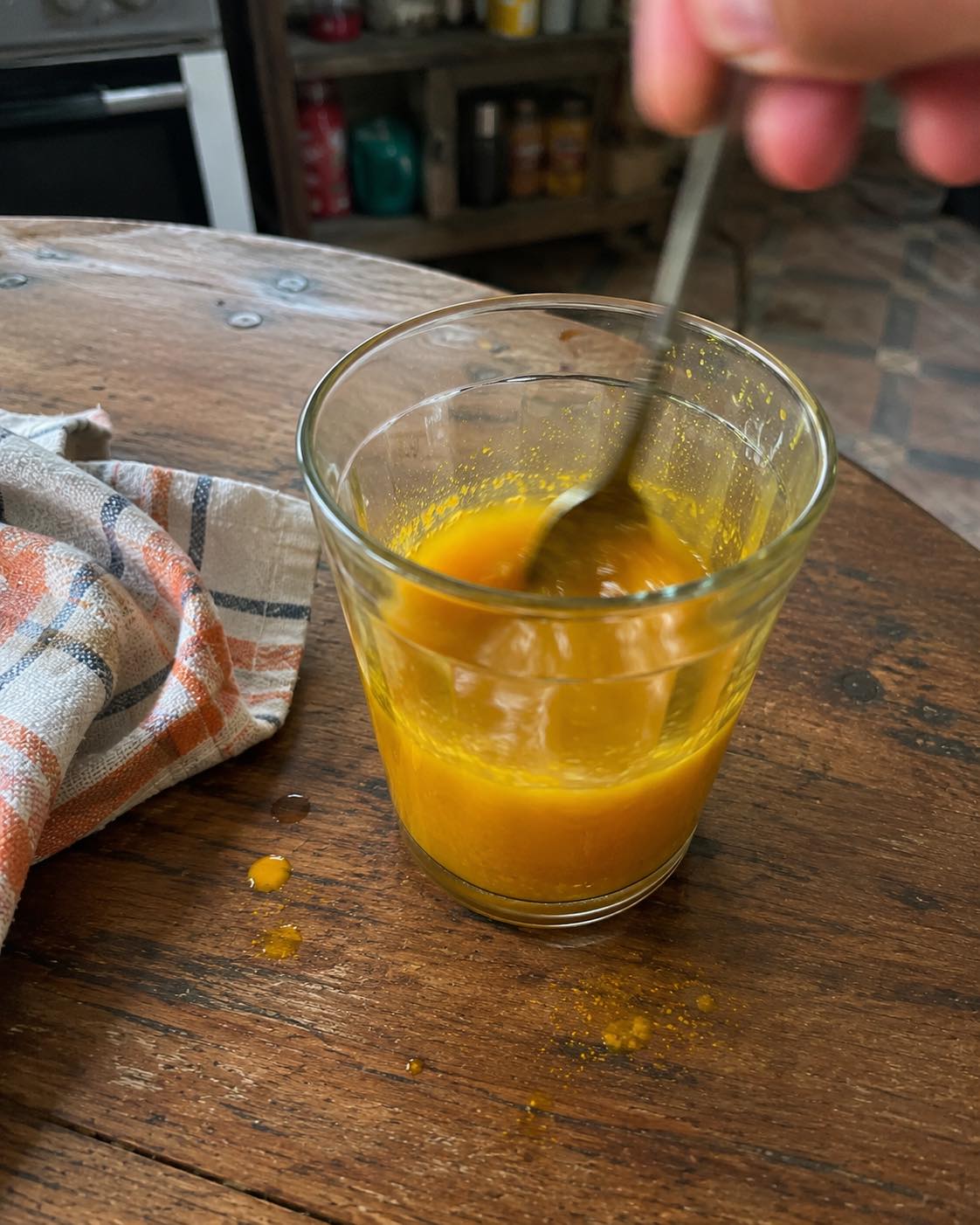 Les médecins révèlent ce que provoque la consommation de miel et de curcuma...