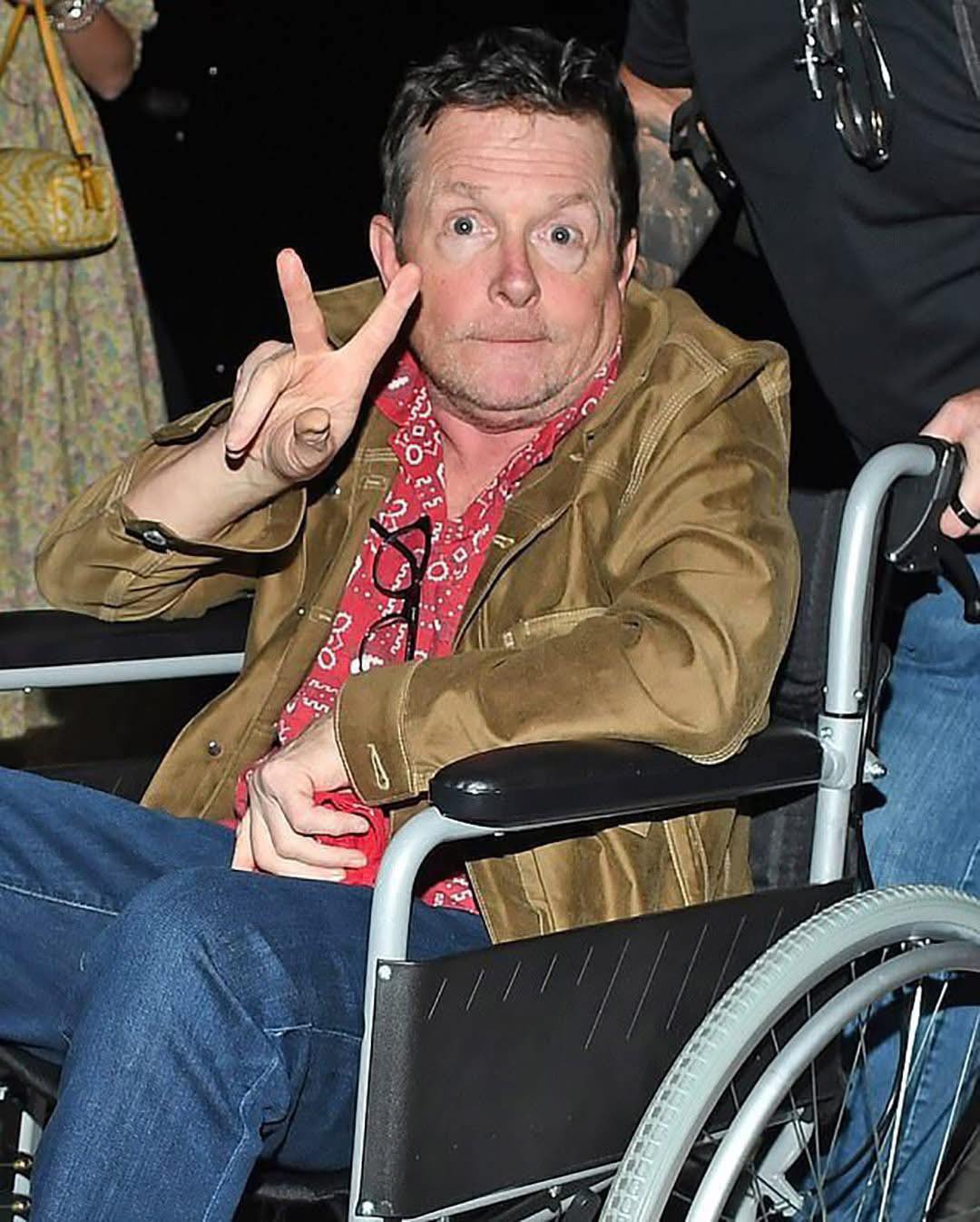 Devenu une star mondiale très jeune, il a été frappé par une maladie incurable. Reconnaissez-vous cet homme sur la photo ?